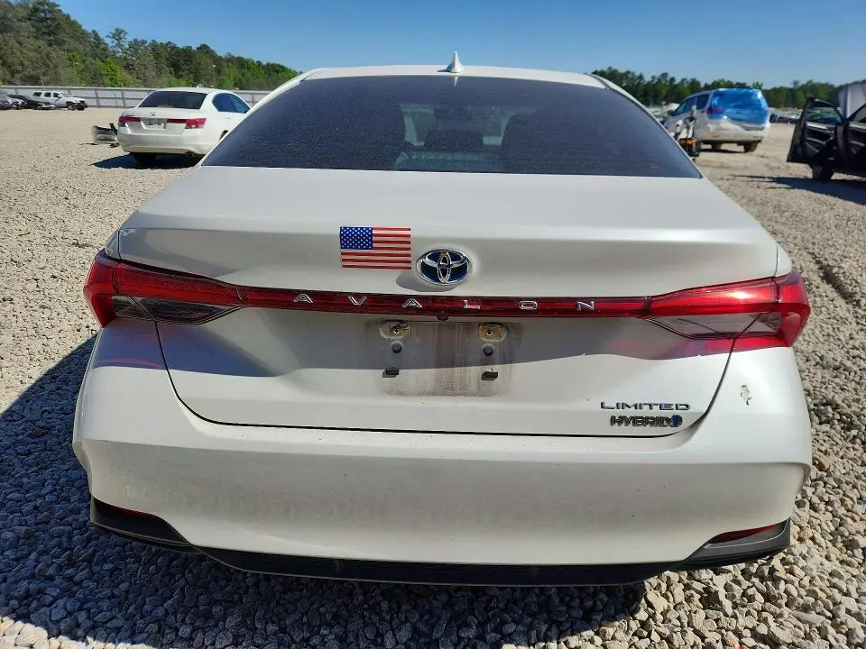 2021 TOYOTA AVALON LIMITED  