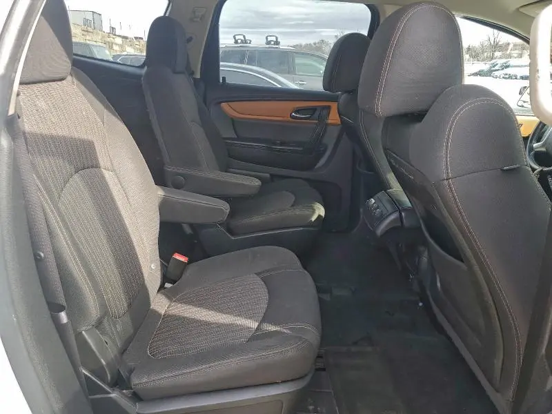 2014 CHEVROLET TRAVERSE LT  