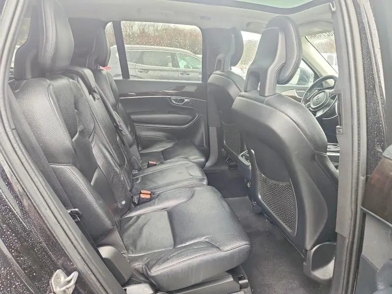 2016 VOLVO XC90 T6  