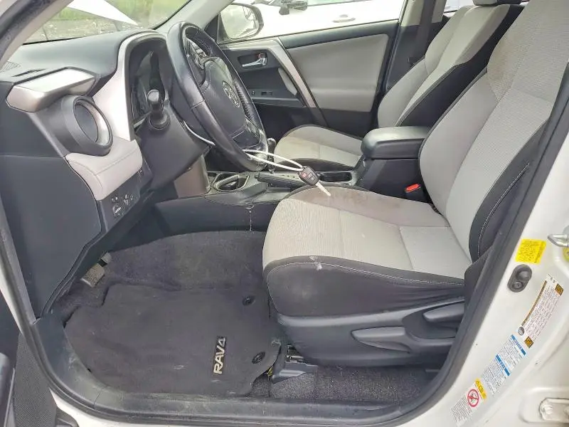 2017 TOYOTA RAV4 XLE  