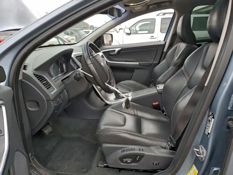 2017 VOLVO XC60 T5 DYNAMIC  