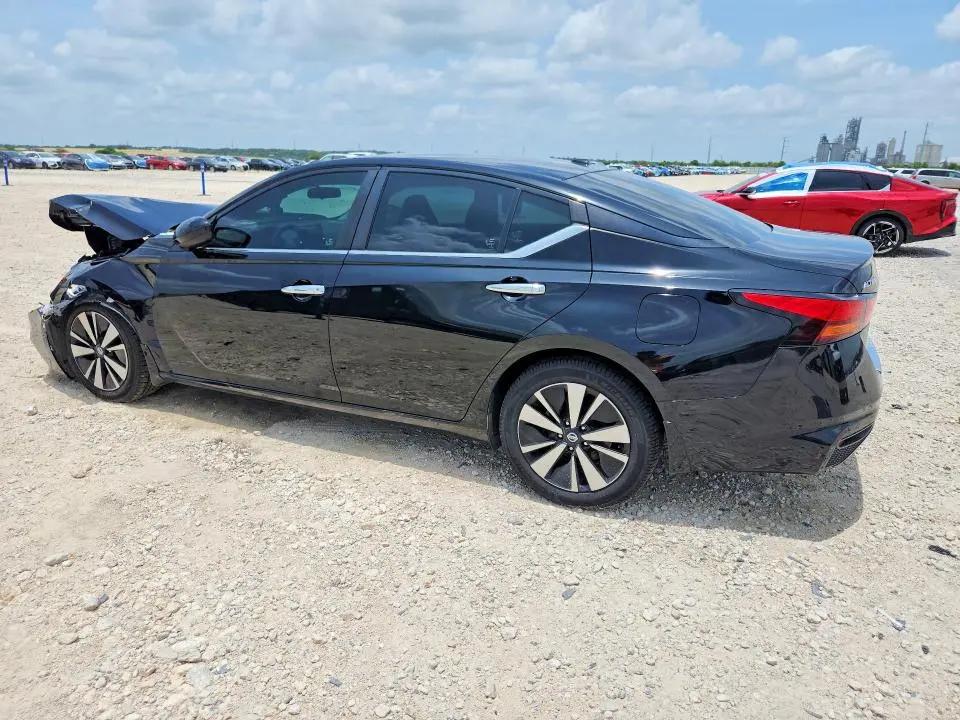 2022 NISSAN ALTIMA SV  
