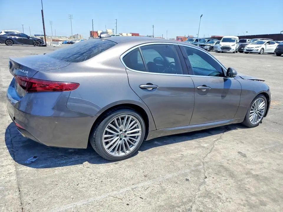 2017 ALFA ROMEO GIULIA TI Q4  