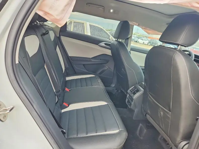 2025 VOLKSWAGEN TAOS SEL  