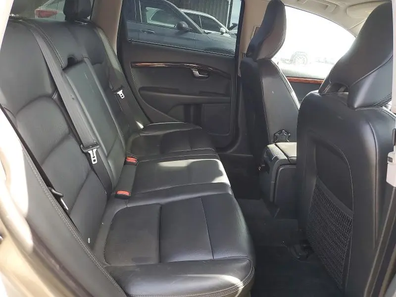 2011 VOLVO XC70 T6  