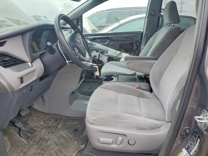 2015 TOYOTA SIENNA LE 8-PASSENGER  