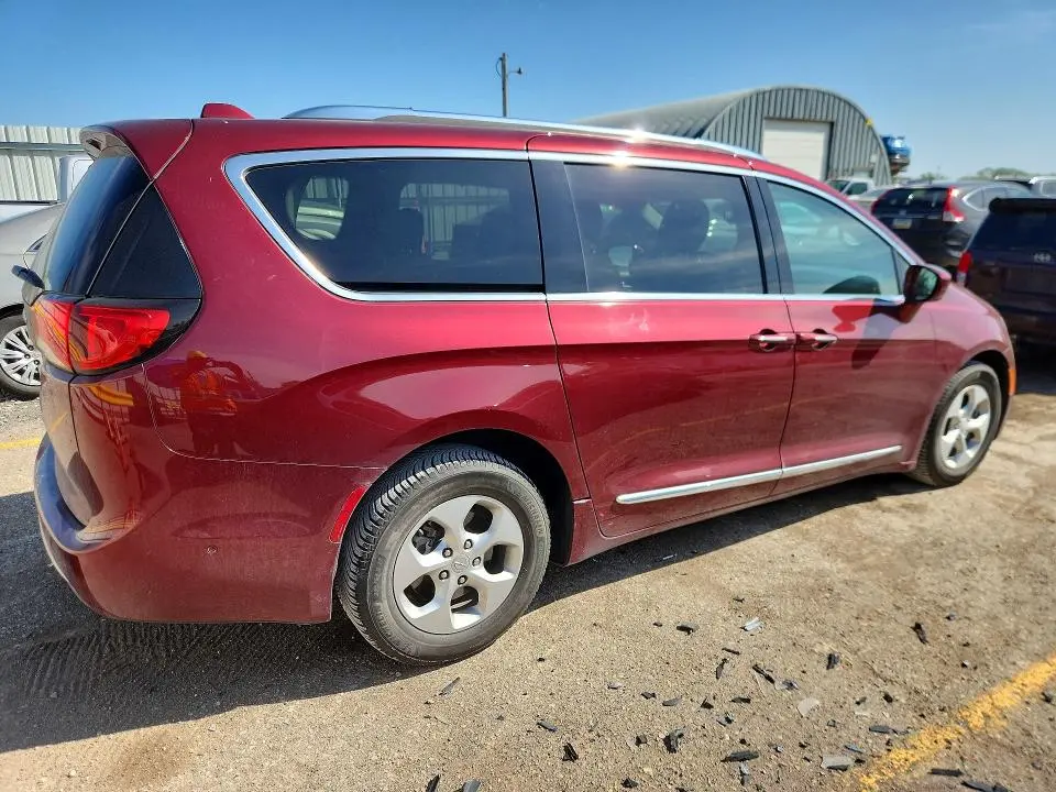 2017 CHRYSLER PACIFICA TOURING L PLUS  