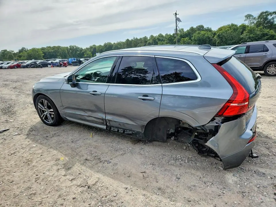 2021 VOLVO XC60 T5 MOMENTUM  