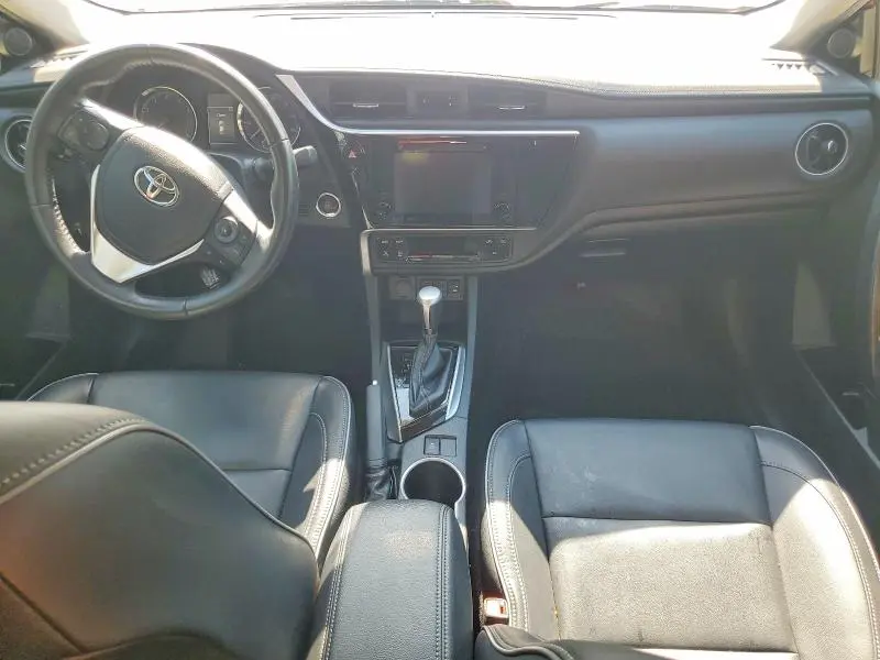2018 TOYOTA COROLLA XLE  