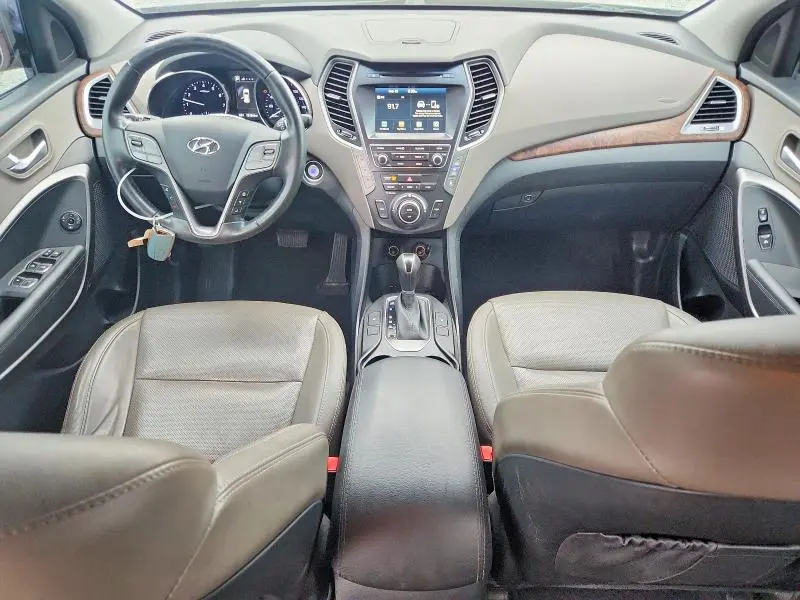 2017 HYUNDAI SANTA FE SE  