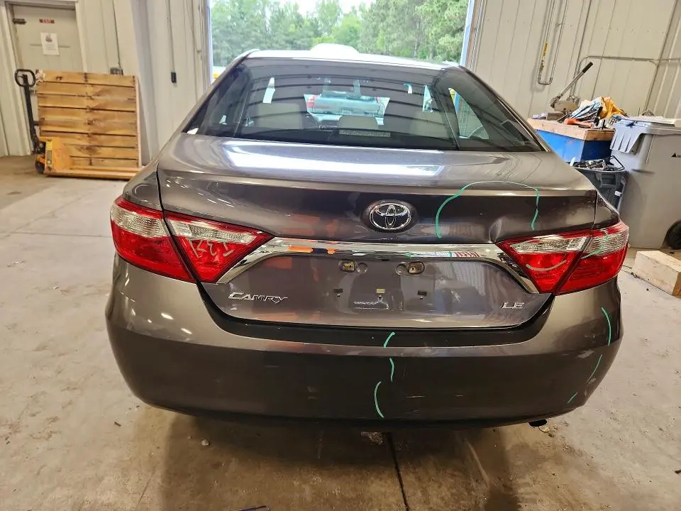 2016 TOYOTA CAMRY LE  