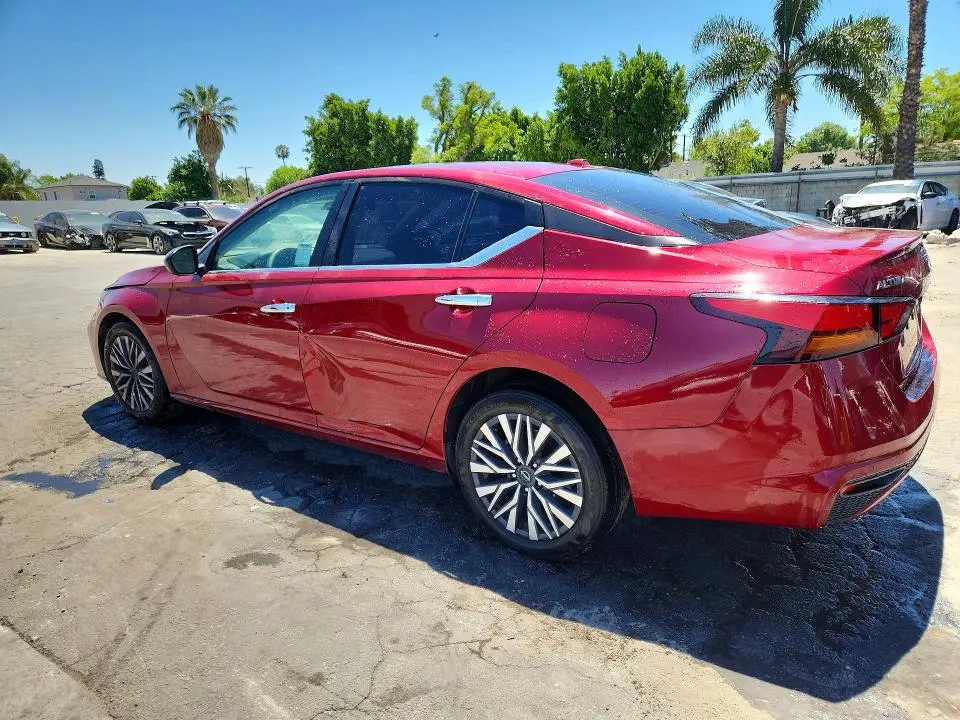 2024 NISSAN ALTIMA SV  