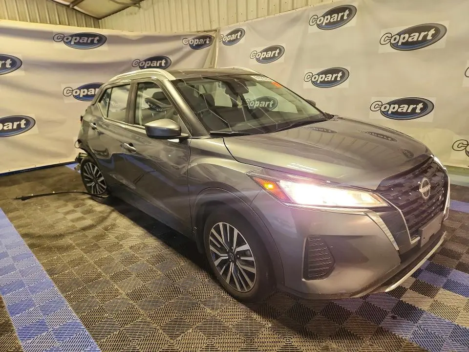 2024 NISSAN KICKS SV  