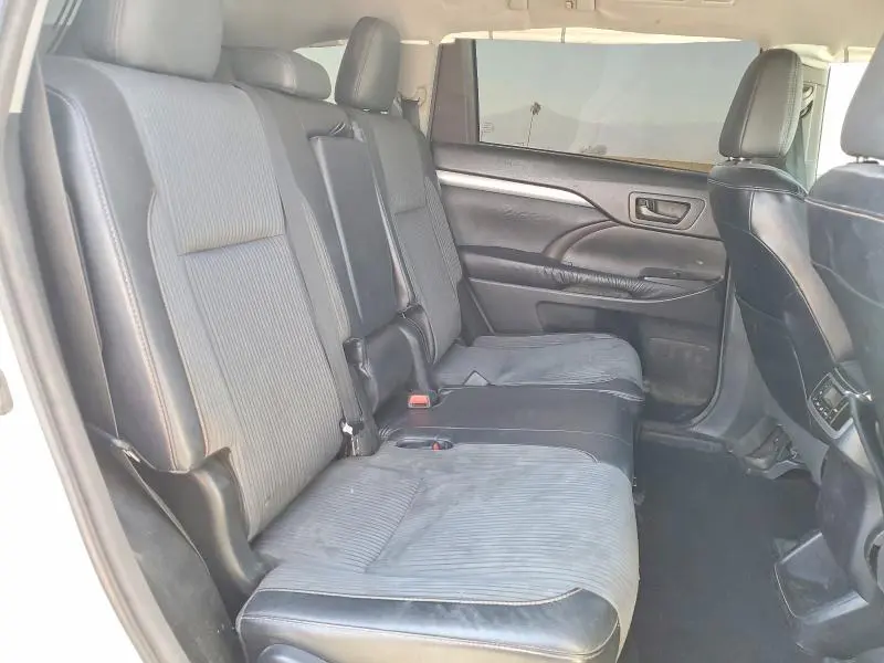 2015 TOYOTA HIGHLANDER LE PLUS  