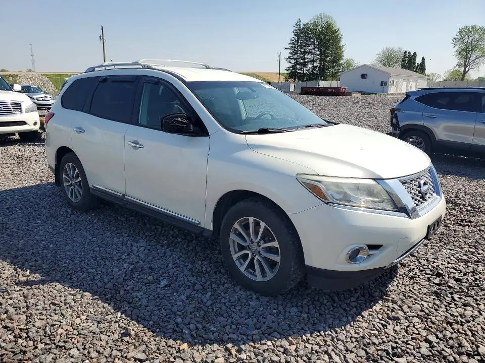 2016 NISSAN PATHFINDER SL  