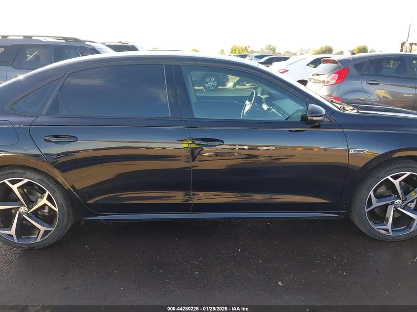 2020 VOLKSWAGEN PASSAT 2.0T R-LINE