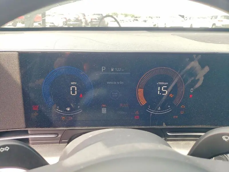 2024 HYUNDAI KONA SE  