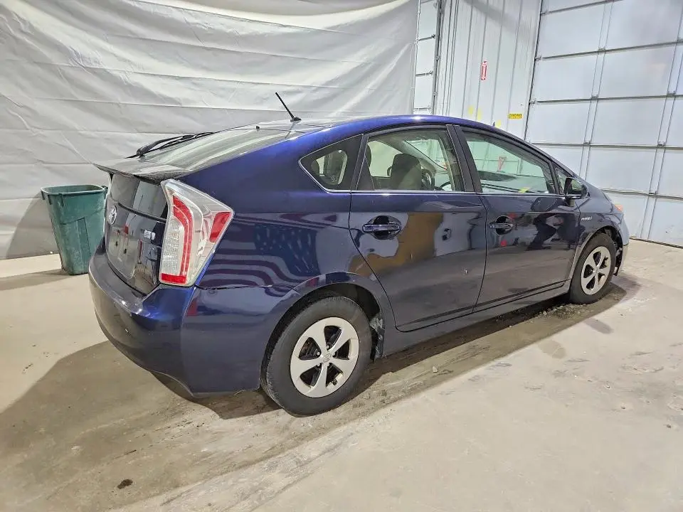 2015 TOYOTA PRIUS TWO  