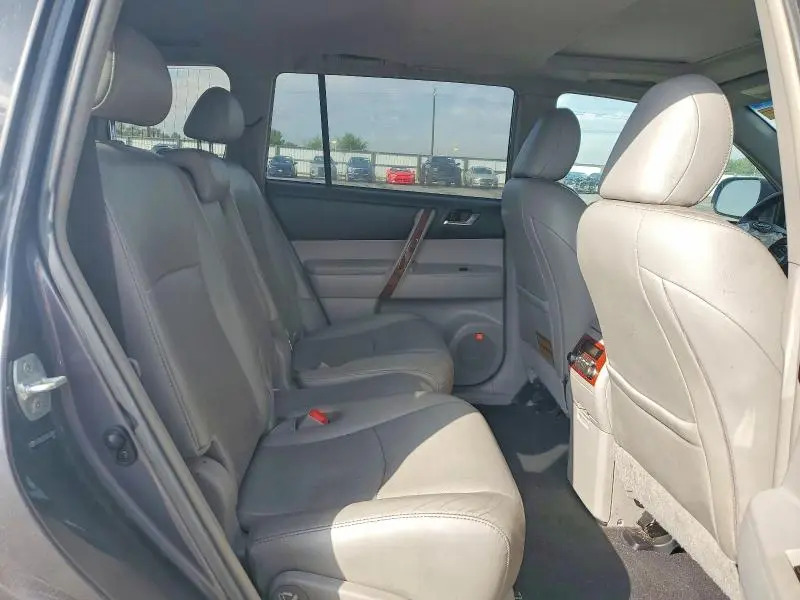 2013 TOYOTA HIGHLANDER LIMITED  