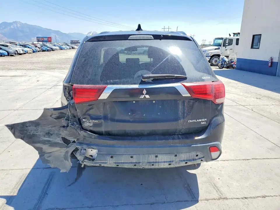 2019 MITSUBISHI OUTLANDER SE  