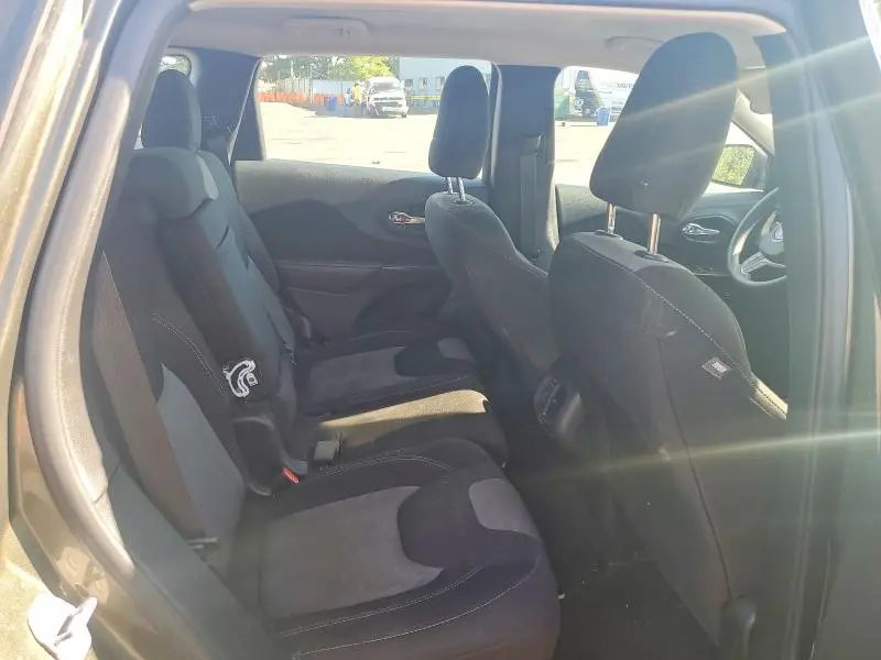 2015 JEEP CHEROKEE SPORT  