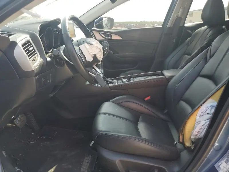 2018 MAZDA 3 TOURING  