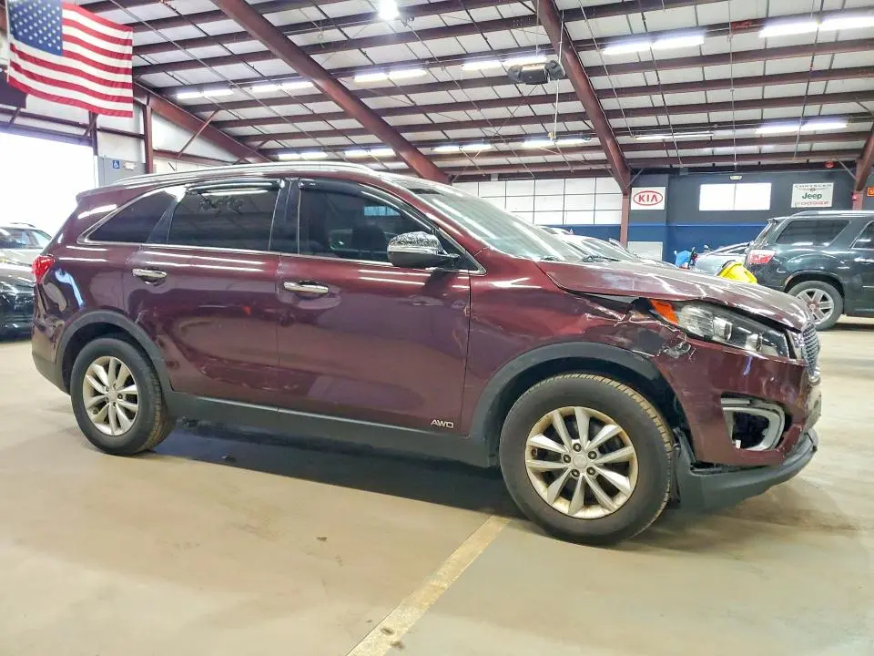 2017 KIA SORENTO LX  