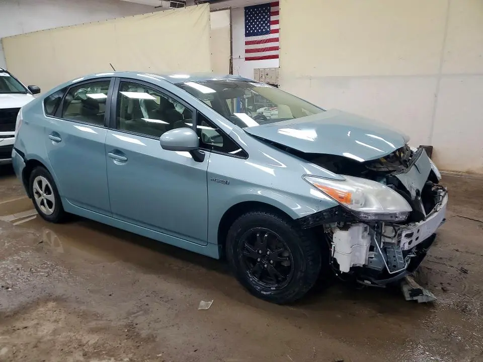 2013 TOYOTA PRIUS THREE  