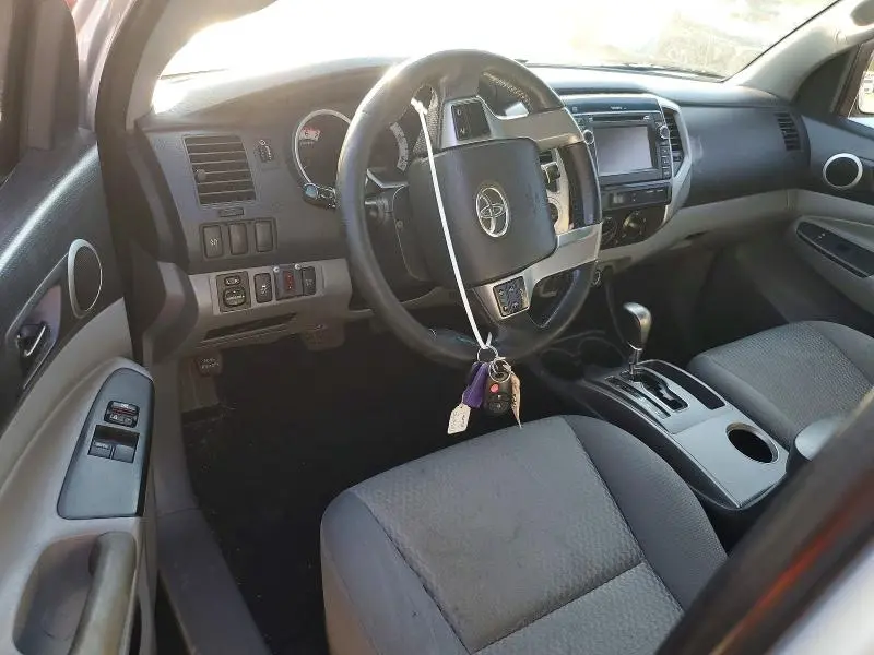 2013 TOYOTA TACOMA V6  