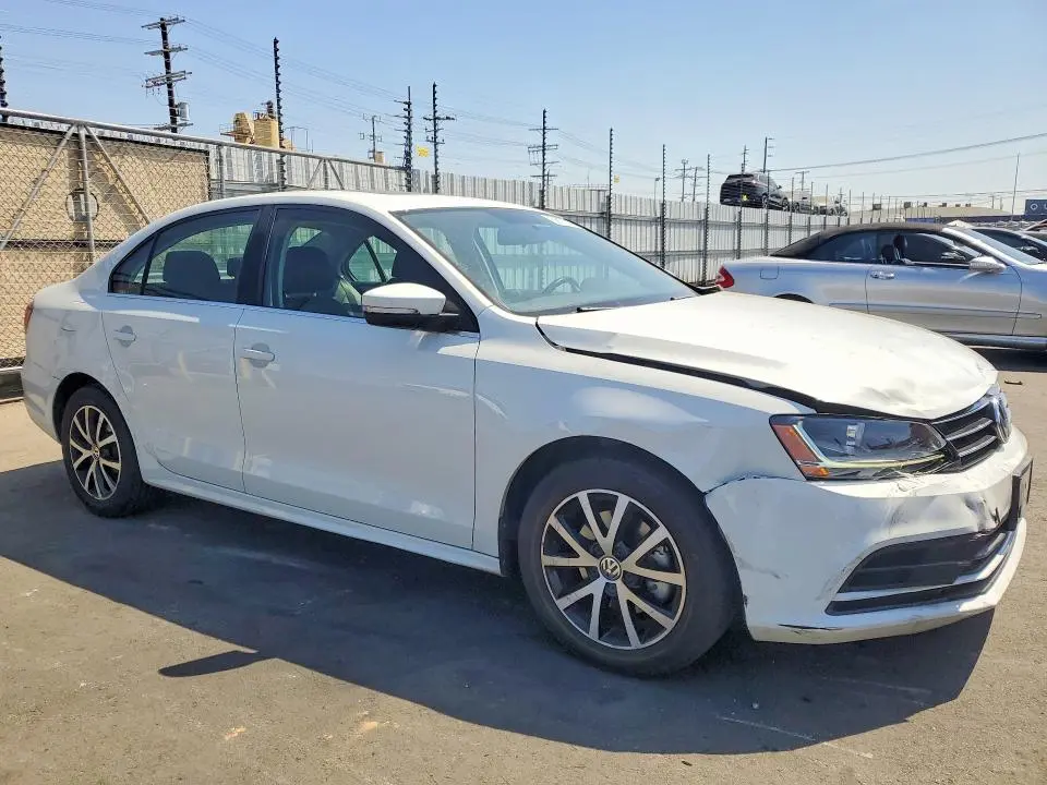 2017 VOLKSWAGEN JETTA SE  