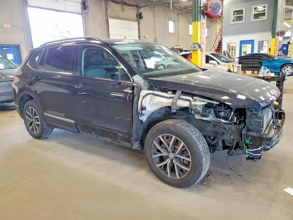 2018 VOLKSWAGEN TIGUAN SE  