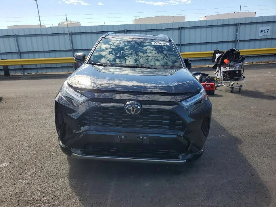 2025 TOYOTA RAV4 SE  