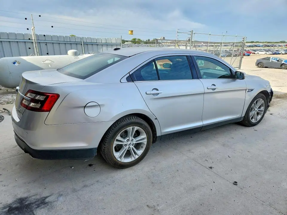 2018 FORD TAURUS SEL  