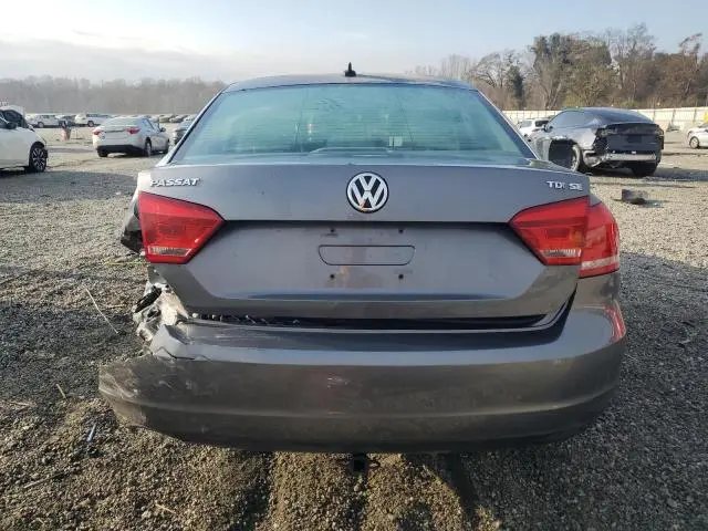 2013 VOLKSWAGEN PASSAT SE  