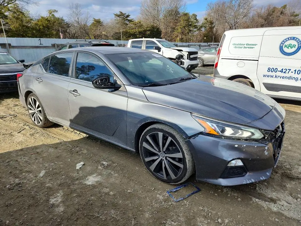 2021 NISSAN ALTIMA SR  