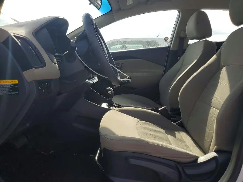 2015 KIA RIO LX  