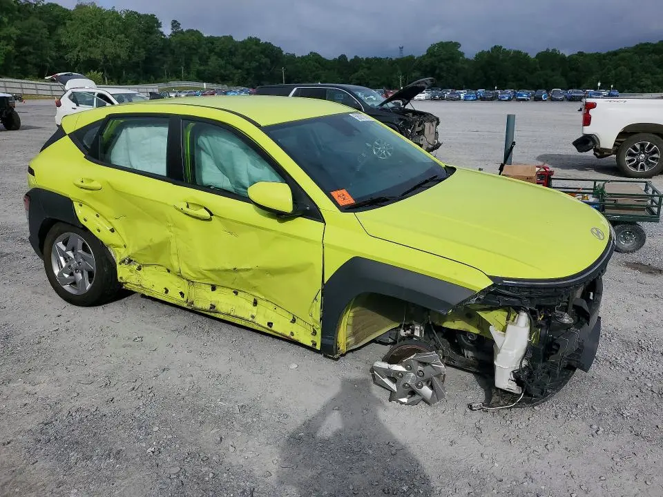 2024 HYUNDAI KONA SE  