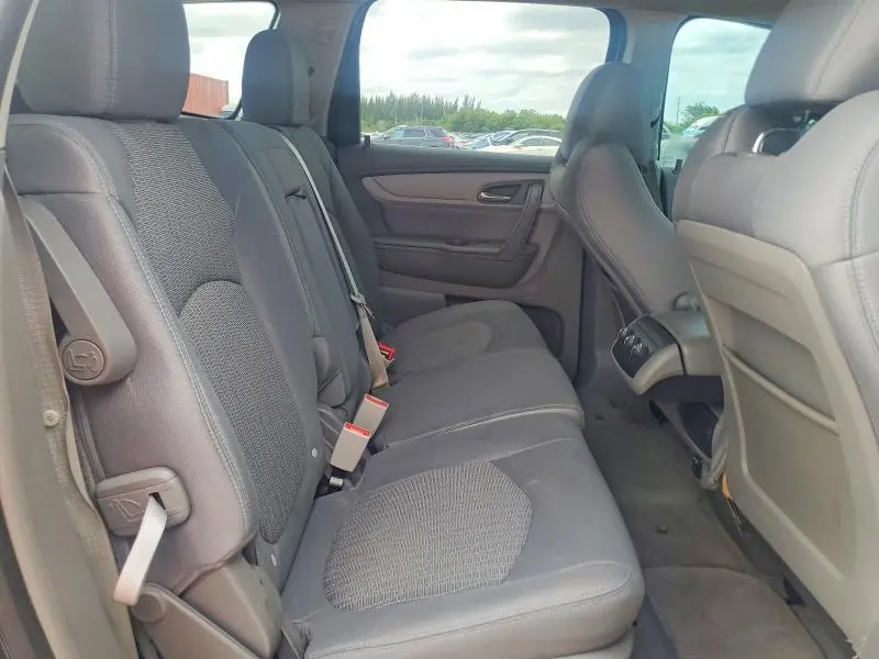 2015 CHEVROLET TRAVERSE LS  