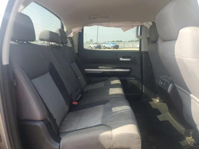 2016 TOYOTA TUNDRA CREWMAX SR5  