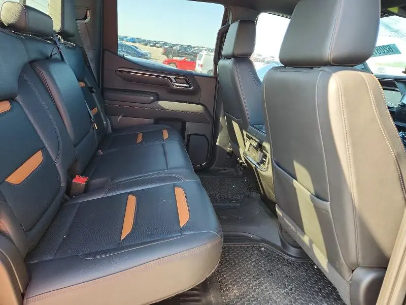 2023 GMC SIERRA K1500 AT4  