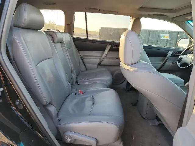 2010 TOYOTA HIGHLANDER SE  
