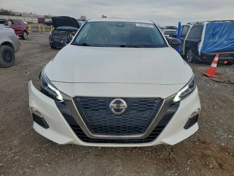2021 NISSAN ALTIMA SR  