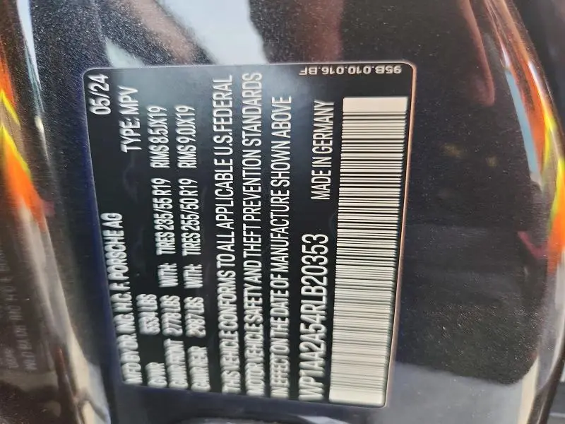 2024 PORSCHE MACAN BASE  