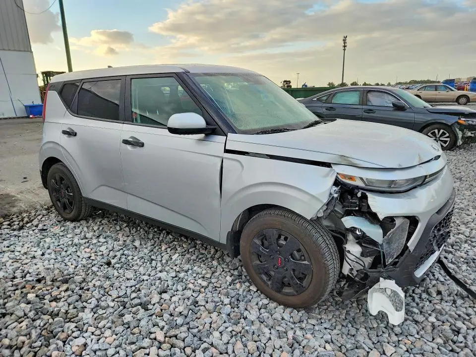 2021 KIA SOUL LX  