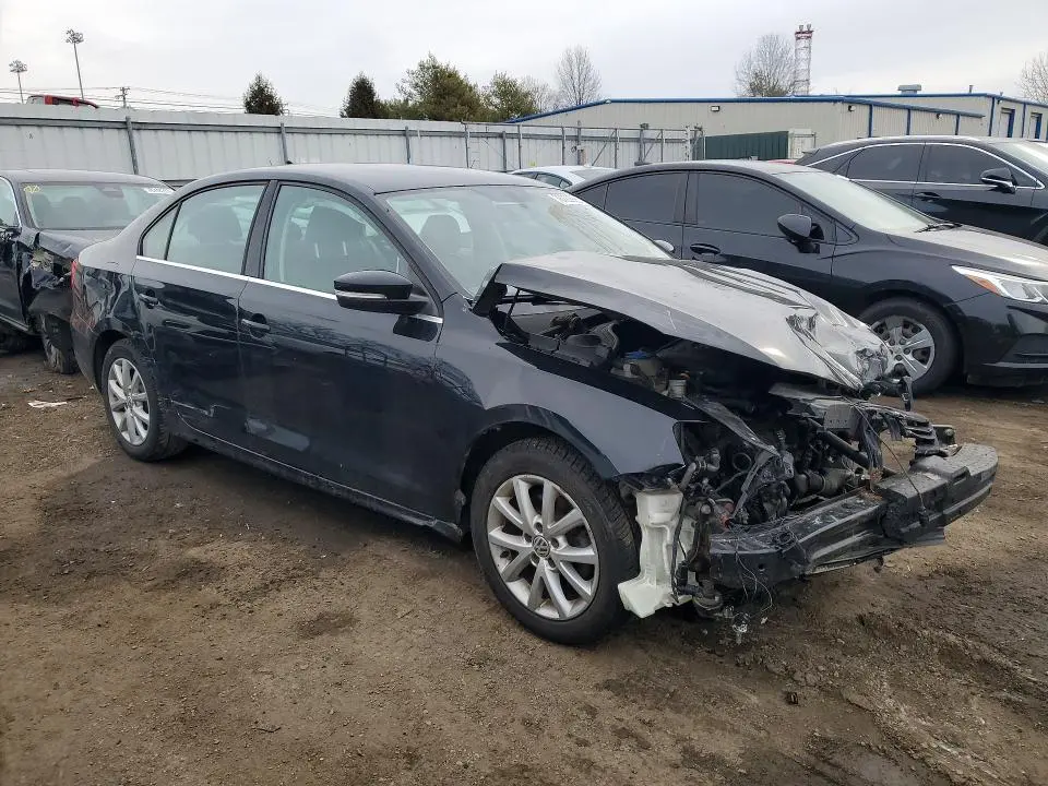 2014 VOLKSWAGEN JETTA SE  