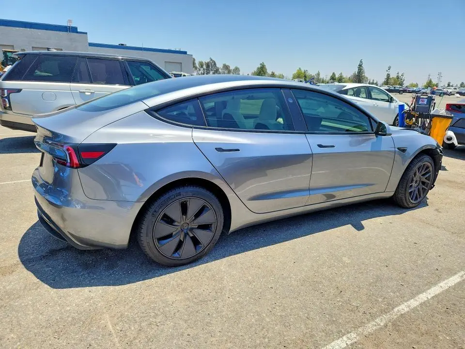 2025 TESLA MODEL 3   