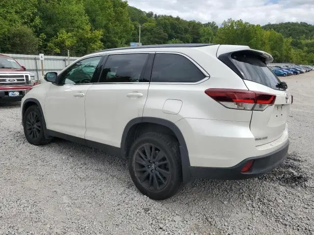 2019 TOYOTA HIGHLANDER SE  
