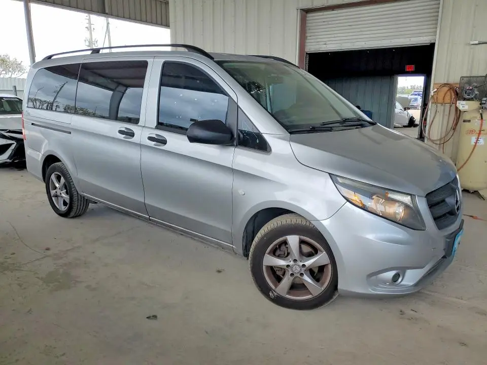 2016 MERCEDES-BENZ METRIS   