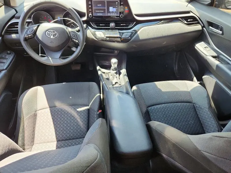 2020 TOYOTA C-HR LE  