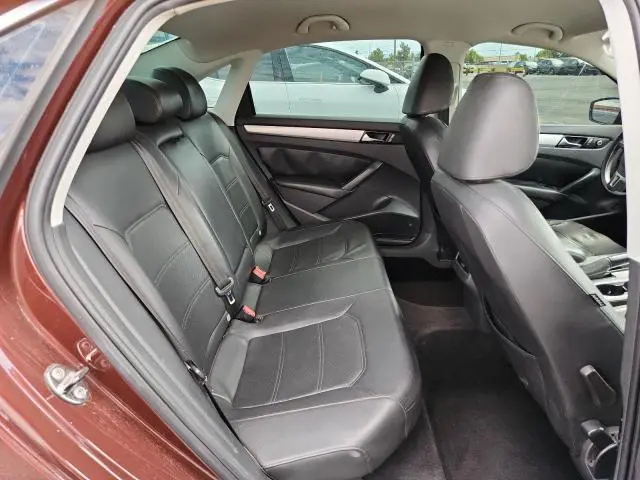 2013 VOLKSWAGEN PASSAT SE  